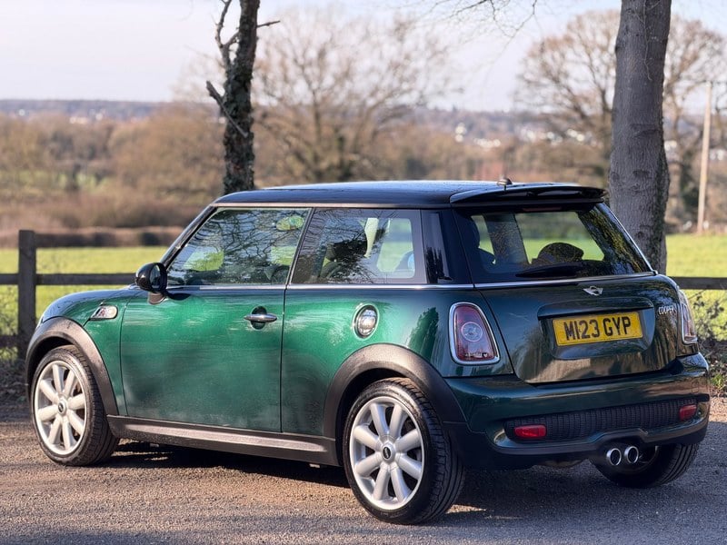 2008 Mini Hatchback - 2 2008 Mini Hatchback - 2