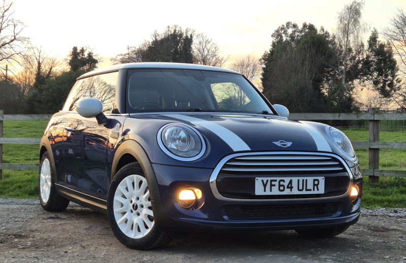 2014 Mini Hatchback - 1 2014 Mini Hatchback - 1