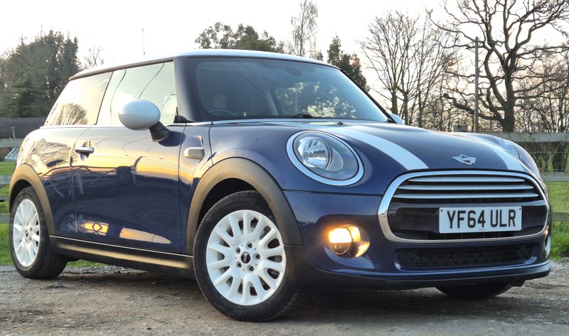 2014 Mini Hatchback - 2 2014 Mini Hatchback - 2
