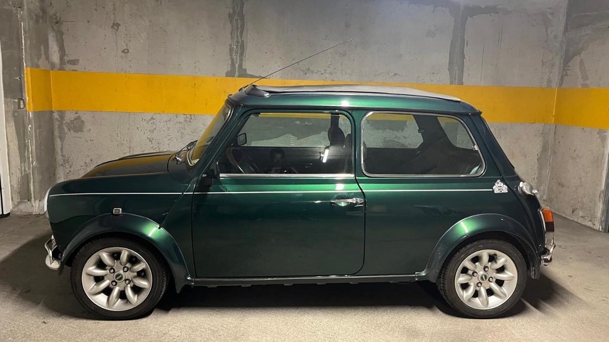 2001 Mini Classic Dark green Manual, 4 speed Left Hand Drive in Nantes ...