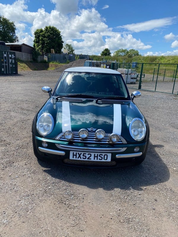 2002 Mini Hatchback - 1 2002 Mini Hatchback - 1