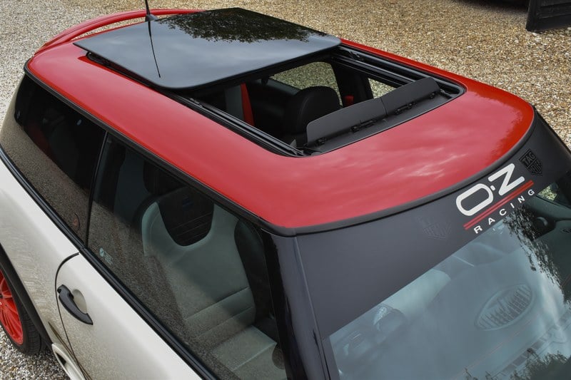 2006 Mini Hatchback - 2 2006 Mini Hatchback - 2