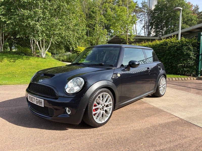 2007 Mini Hatchback - 1 2007 Mini Hatchback - 1