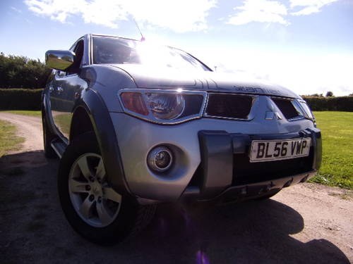 2007 Mitsubishi L200 2.5 DI-D Animal Auto 4x4 D/C (104,461m) VENDIDO
