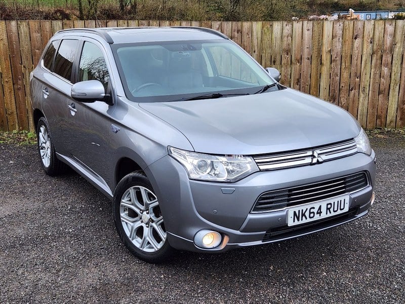 Mitsubishi Outlander PHEV Hybrid - Petrol / Electric