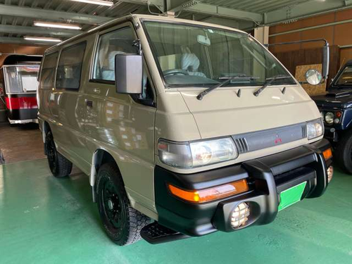 1998 Mitsubishi Delica - 2