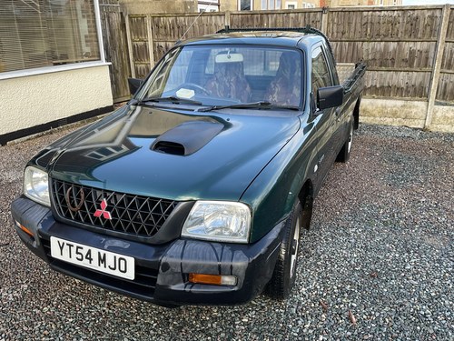 2004 Mitsubishi L200