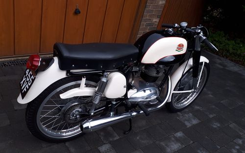 1957 Mondial Sprint 175 (picture 1 of 7)