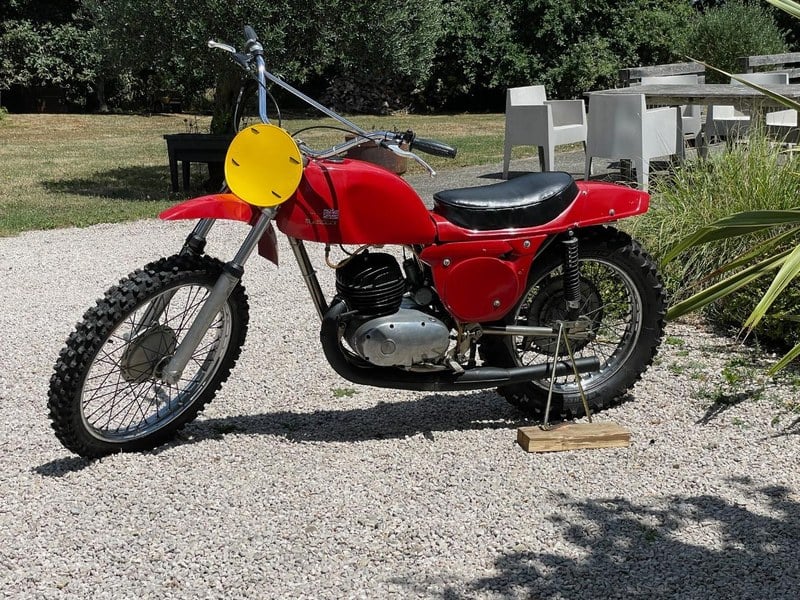 1964 Montesa Enduro 250 - 2 1964 Montesa Enduro 250 - 2