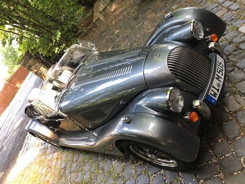 2004 Like new and all original Morgan Plus 8 SOLD