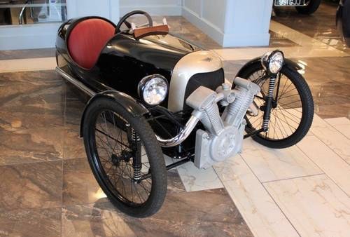 3 wheeler pedal car - £3,450 In vendita