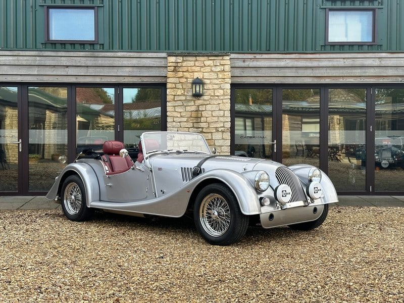 Morgan Plus 4 GDI - Porsche GT Silver / Mulberry