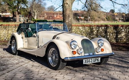 Picture of 2001 Morgan Plus-8 - For Sale