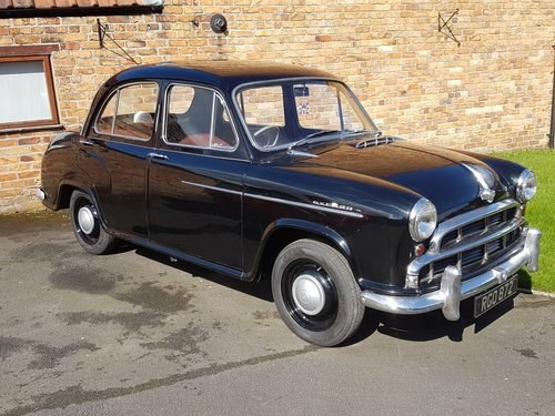 REMAINS AVAILABLE. 1955 Morris Oxford For Sale by Auction