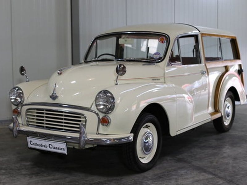 Charming restored Morris Minor Traveller