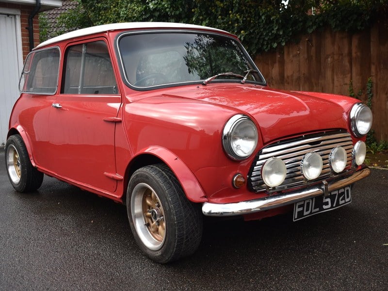 Lot 4 - A 1966 Morris Mini 1000 - 09/2/2020