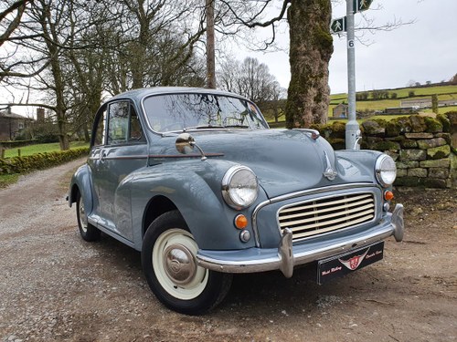 Awesome 1960 Morris Minor saloon in Clarendon grey For Sale