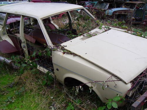 Breaking 10 Morris Marina,s And Itals, Saloon And Estates For Sale
