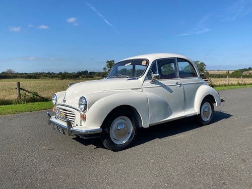 1957 Morris Minor 1000 Saloon in Old English White For Sale