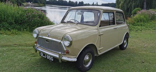 1968 Morris mini super deluxe
