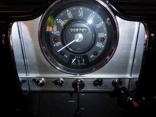 1970 Morris Minor 4 door Just 3,972 Miles From New Exceptional VENDUTO
