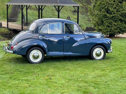 CHARMING 1954 MORRIS MINOR SPLIT WINDSCREEN 4DR