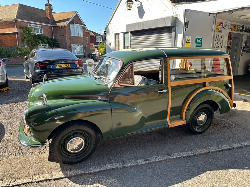 1969 MORRIS MINOR 1000 TRAVELLER ARMY