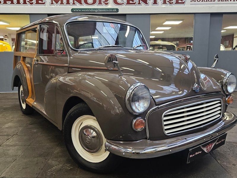 Show standard 1965 Rose Taupe Minor Traveller