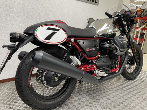 2021 Moto guzzi v7 III racer 10th anniversary number 142 In vendita