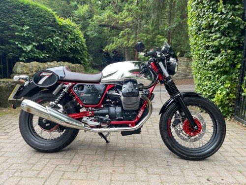 2014 Moto Guzzi V7 Racer Only 280 Miles In vendita