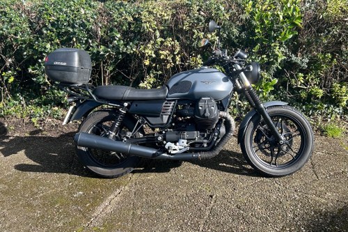 2019 Moto Guzzi V7 III Stone For Sale by Auction