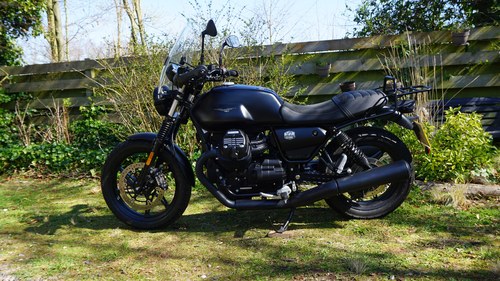 2023 Moto Guzzi V7 Stone