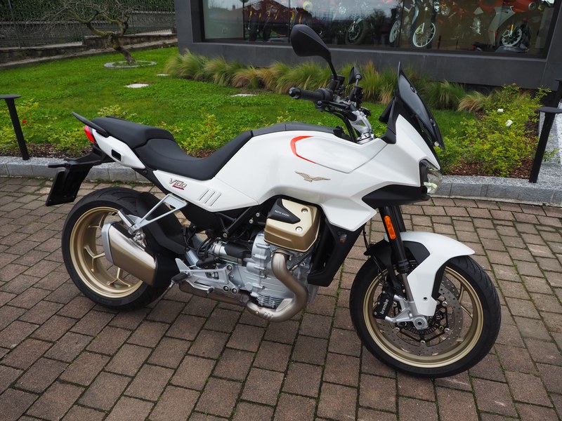 2024 Moto Guzzi V1000 - 1 2024 Moto Guzzi V1000 - 1