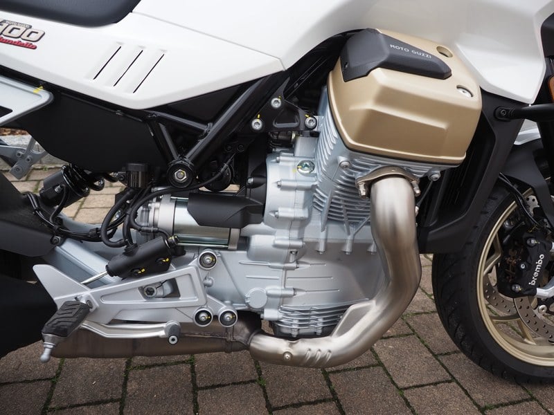 2024 Moto Guzzi V1000 - 2 2024 Moto Guzzi V1000 - 2