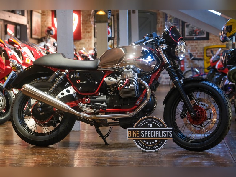 Moto Guzzi V7 Café Racer Only 890 miles