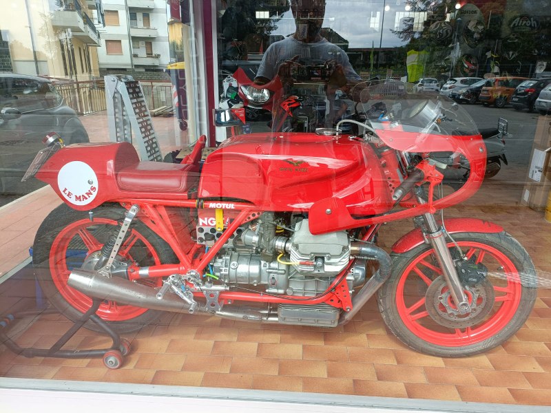 1985 Moto Guzzi 1000 LE Mans - 2 1985 Moto Guzzi 1000 LE Mans - 2