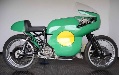 1962 racing motorcycle with double camshaft In vendita