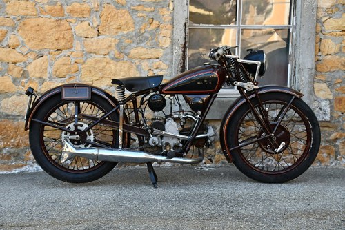 1933 Very rare and difficult to find P 175 in original condition For Sale