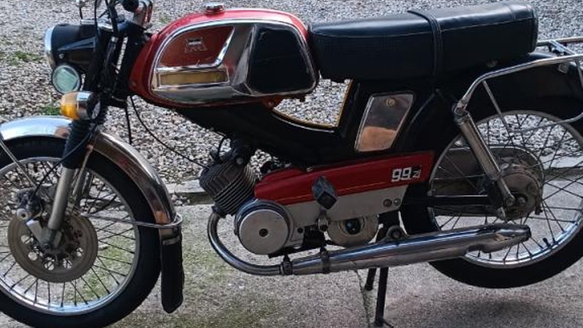 1976 Motobecane Mobylette Rouge Automatique in Les Aires, France - A ...