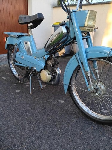 1980 Motobecane Mobylette A vendre