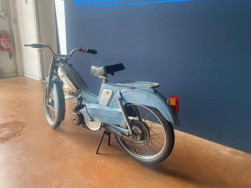 1971 Motobecane Mobylette - 2 1971 Motobecane Mobylette - 2