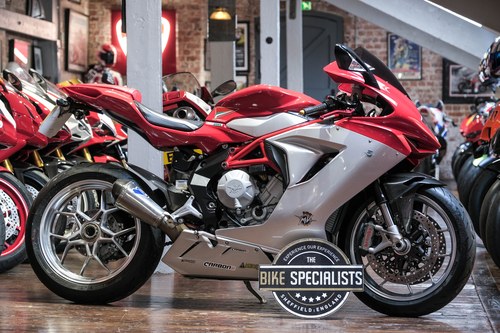 2015 MV Agusta F3 800 Stunning Example With Termignoni Exhaust A vendre