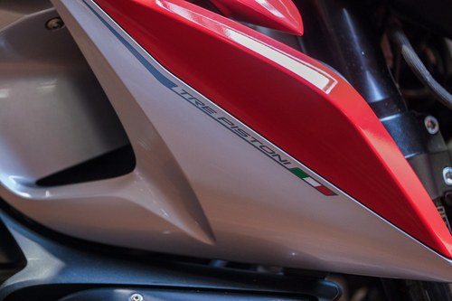 2018 MV Agusta Rivale 800 - 9