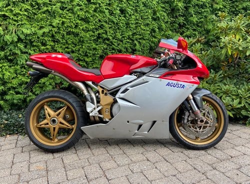 1999 MV Agusta F4 Oro #144 of 300 examples. 1 owner. 3531km SÅLD