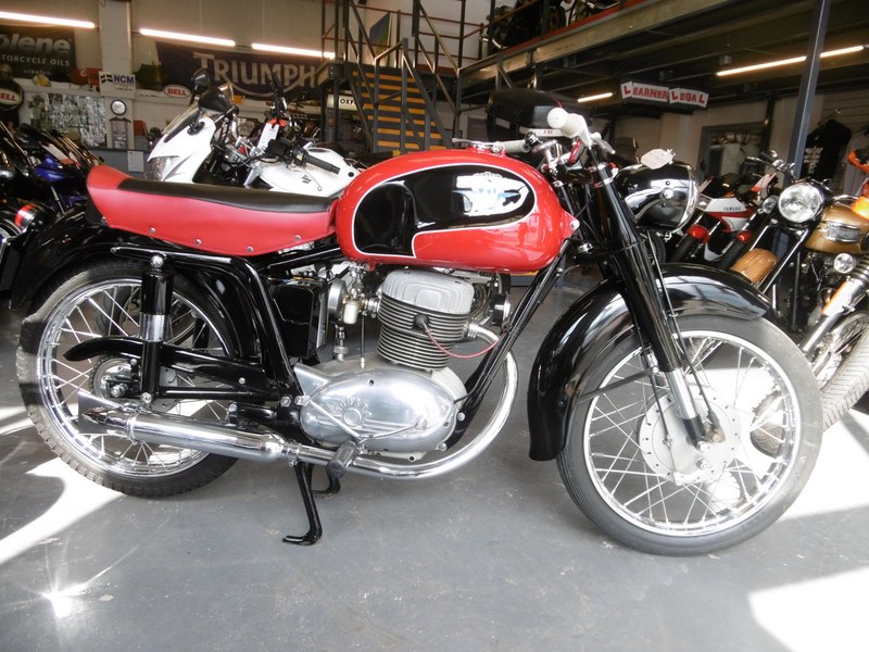 MV Agusta Turismo 175 cs STUNNING FULL NUT AND BOLT RESTO