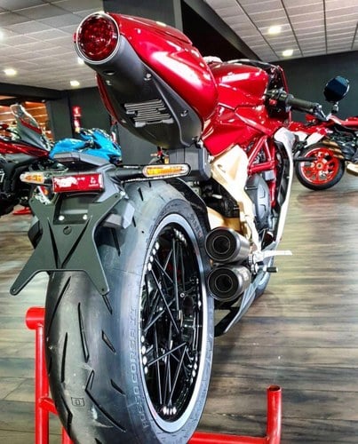 2020 Superveloce 800 Serie Oro A vendre