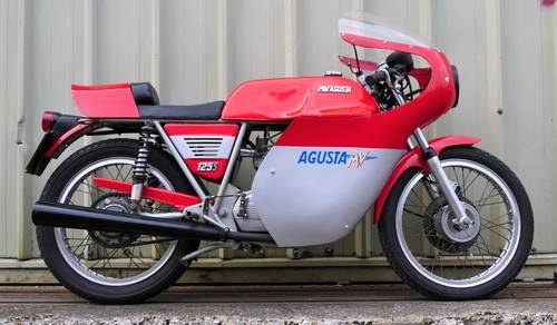MV Agusta 125S fully faired cafe racer from 1976 In vendita