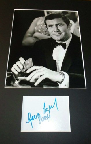 A Genuine Hand-Signed George Lazenby 007 Signature on Card In vendita all'asta