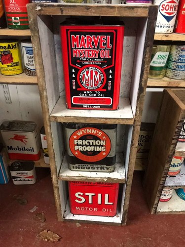 American and French Themed Cans in Rustic Display case For Sale by Auction