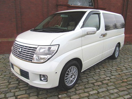 2006 NISSAN ELGRAND 3.5 XL 4X4 TOP OF THE RANGE * TWIN SUNROOF  SOLD